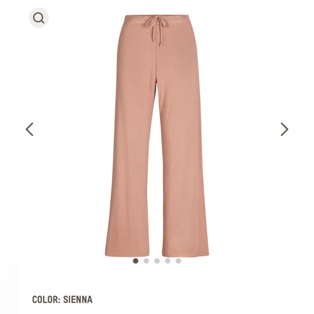 Skims pants